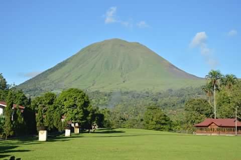 Alamanda Lokon Resort Tomohon Экстерьер фото